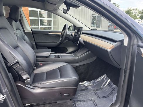 Used 2023 Tesla Model Y Long Range AWD/4WD image 16