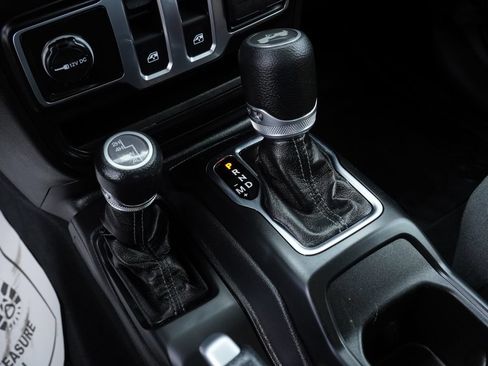 Certified 2026 Jeep Wrangler Sport AWD/4WD image 22