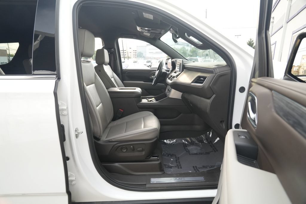 Used 2024 GMC Yukon SLT RWD image 34