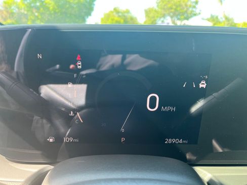 Used 2025 Buick Encore GX Preferred AWD/4WD image 39