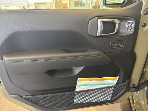 New 2025 Jeep Wrangler Unlimited Rubicon 392 image 12