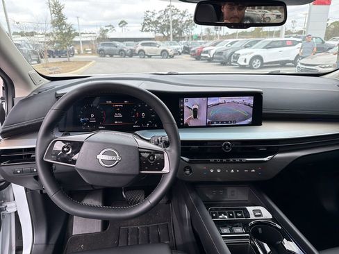 Certified 2025 Nissan Murano SL image 27