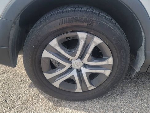 Used 2016 Toyota RAV4 LE FWD image 15