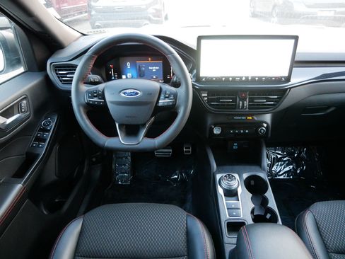 Used 2023 Ford Escape ST-Line w/ Tech Pack #1 AWD/4WD image 9