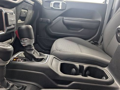 Used 2021 Jeep Wrangler Sport AWD/4WD image 18