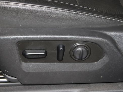 Used 2020 Chevrolet Silverado 3500 LTZ AWD/4WD image 17