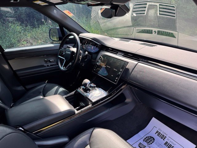 Used 2025 Land Rover Range Rover Sport SE AWD/4WD image 19