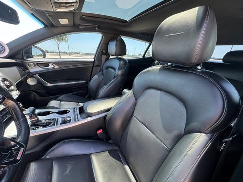 Used 2018 Kia Stinger GT1 AWD/4WD image 24