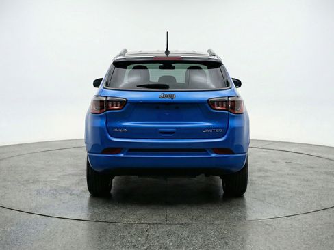 Used 2025 Jeep Compass Trailhawk AWD/4WD image 7