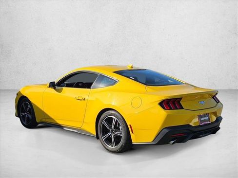 Used 2024 Ford Mustang Coupe image 8