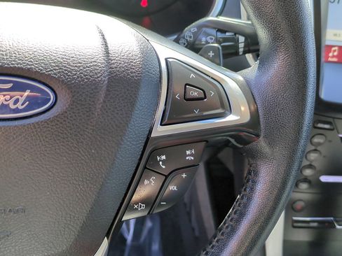 Used 2018 Ford Edge Titanium w/ Technology Package AWD/4WD image 17