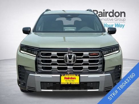 Used 2026 Honda Pilot TrailSport image 2
