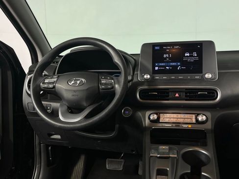 Used 2023 Hyundai Kona SE image 15
