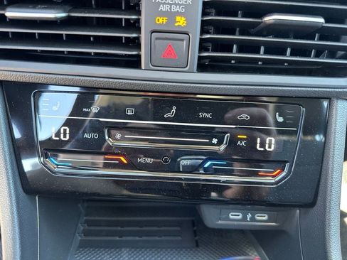 New 2026 Volkswagen Jetta SE FWD image 17