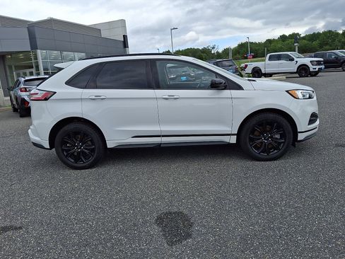 Certified 2022 Ford Edge SE w/ Black Appearance Package AWD/4WD image 8