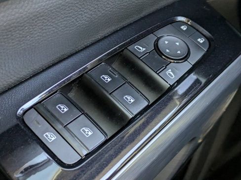 Used 2023 Nissan Pathfinder SL w/ SL Premium Package image 20