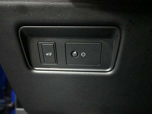 Used 2020 Land Rover Range Rover Sport SVR image 31