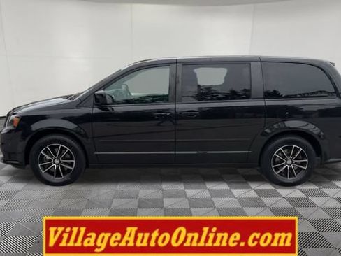 Used 2016 Dodge Grand Caravan SE FWD image 34