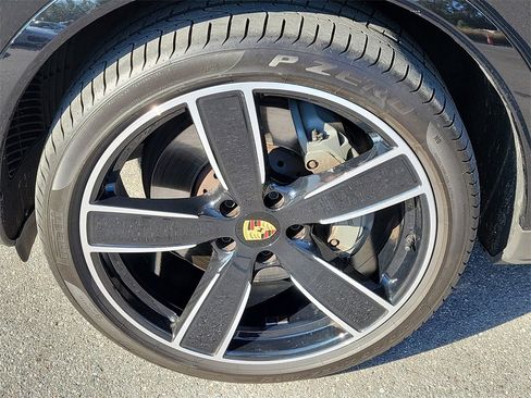 Certified 2023 Porsche Cayenne S Platinum image 12