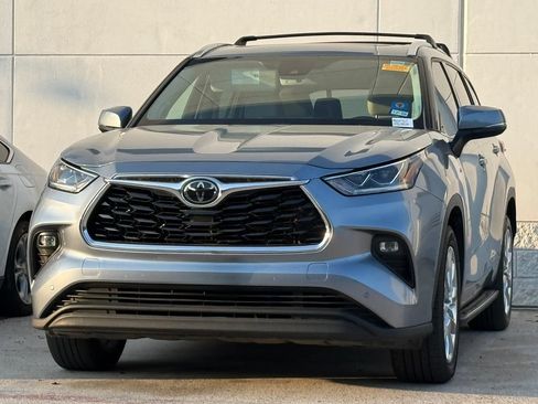 Used 2021 Toyota Highlander Limited FWD image 1