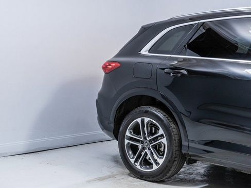 Used 2025 Audi Q5 Premium w/ Convenience Package image 11