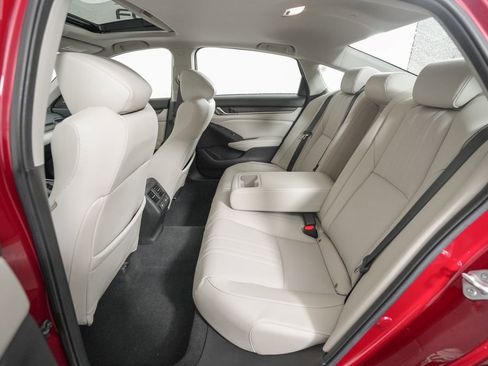 Used 2021 Honda Accord Touring image 13