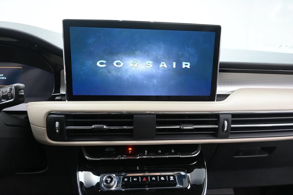 Used 2025 Lincoln Corsair AWD image 15
