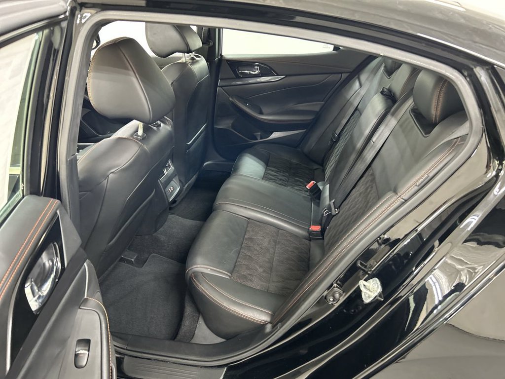 Used 2020 Nissan Maxima SR w/ Sport Mat Group FWD image 21