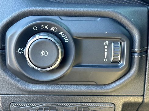 Used 2024 Jeep Wrangler Unlimited Rubicon image 15