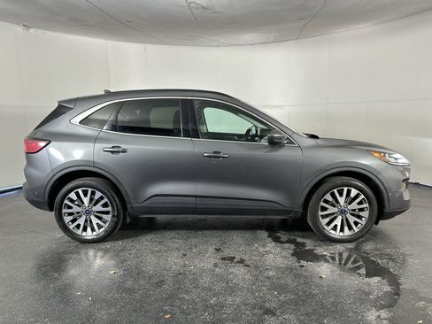 Used 2021 Ford Escape Titanium image 13