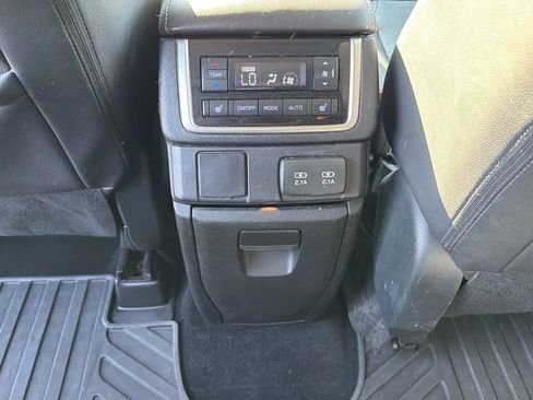 Used 2019 Subaru Ascent Limited AWD/4WD image 30
