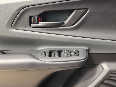 Used 2026 Toyota Prius LE FWD image 17