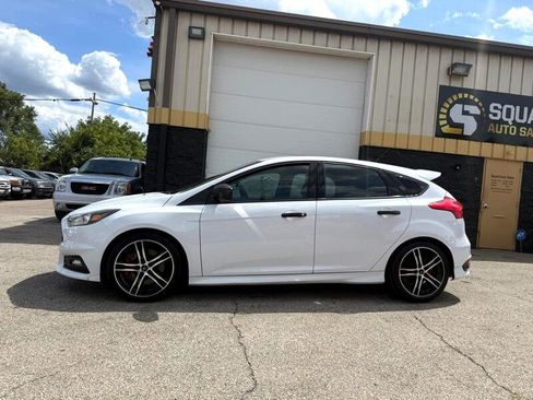 Used 2016 Ford Focus ST image 2