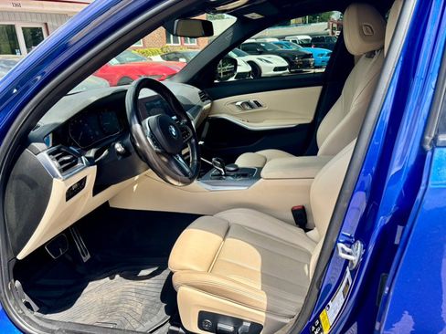 Used 2022 BMW 330i xDrive Sedan w/ M Sport Package AWD/4WD image 10