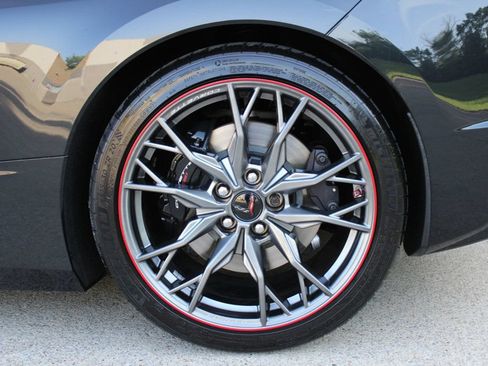 Used 2024 Chevrolet Corvette Stingray Premium Conv w/ Z51 Performance Package RWD image 31
