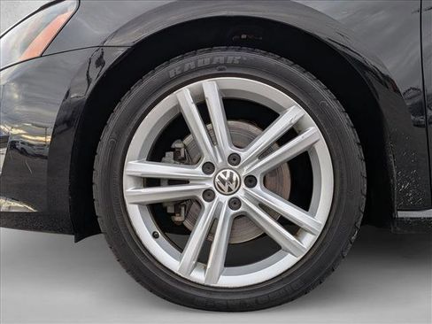 Used 2012 Volkswagen Passat TDI SE image 24
