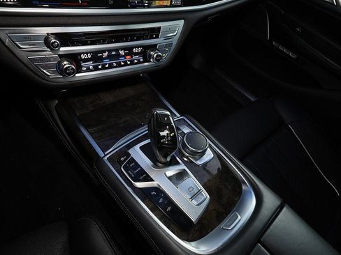 Used 2016 BMW 750i xDrive AWD/4WD image 32