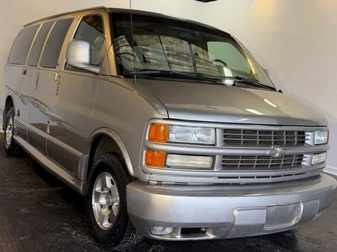 Used 2002 Chevrolet Express 1500 LT RWD image 5