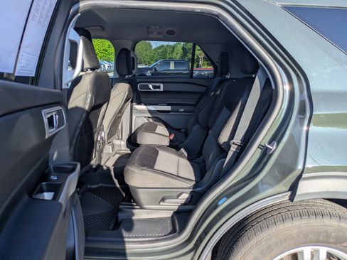 Used 2022 Ford Explorer XLT AWD/4WD image 28