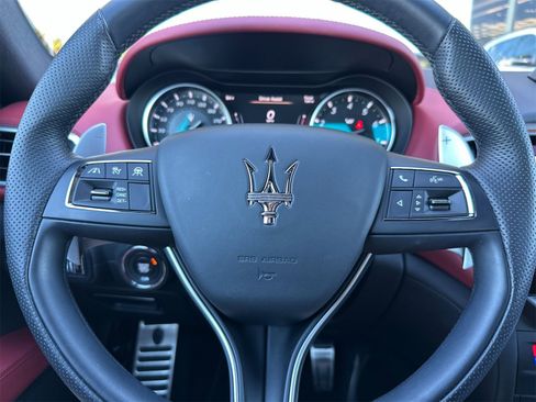 Used 2023 Maserati Ghibli Trofeo image 26