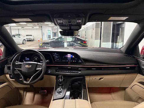 Used 2023 Cadillac Escalade Premium Luxury w/ LPO, Floor Liner Package AWD/4WD image 8