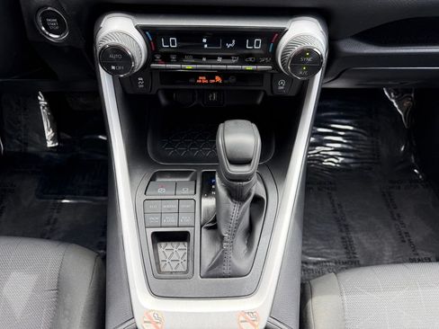 Used 2025 Toyota RAV4 XLE AWD/4WD image 21