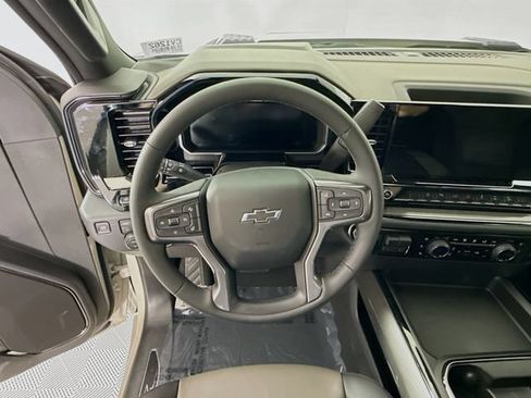 New 2026 Chevrolet Silverado 2500 ZR2 AWD/4WD image 13