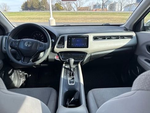 Used 2017 Honda HR-V EX image 18