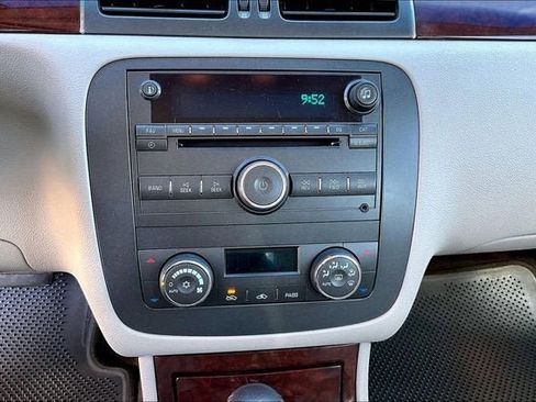Used 2007 Buick Lucerne CXL w/ Luxury Package FWD image 22