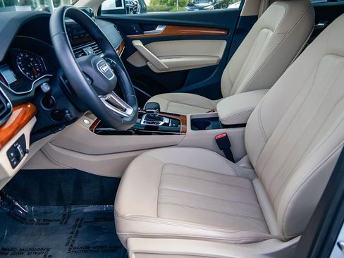 Used 2023 Audi Q5 2.0T Premium w/ Convenience Package AWD/4WD image 19