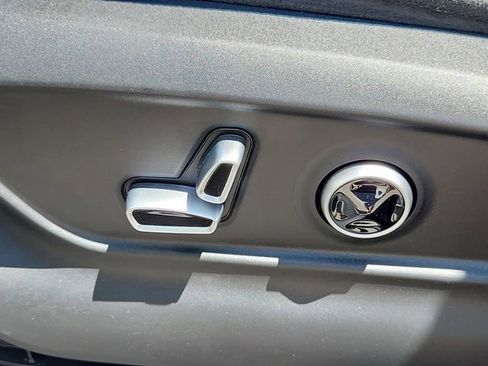 New 2024 Maserati Grecale Modena image 8