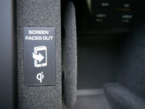 Used 2025 Porsche Macan image 21