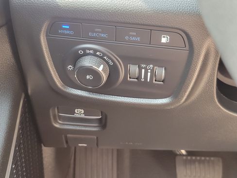 Used 2023 Jeep Grand Cherokee Trailhawk w/ Advanced Protech Group II AWD/4WD image 12