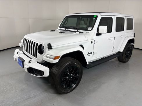 Used 2023 Jeep Wrangler Unlimited Sahara image 4